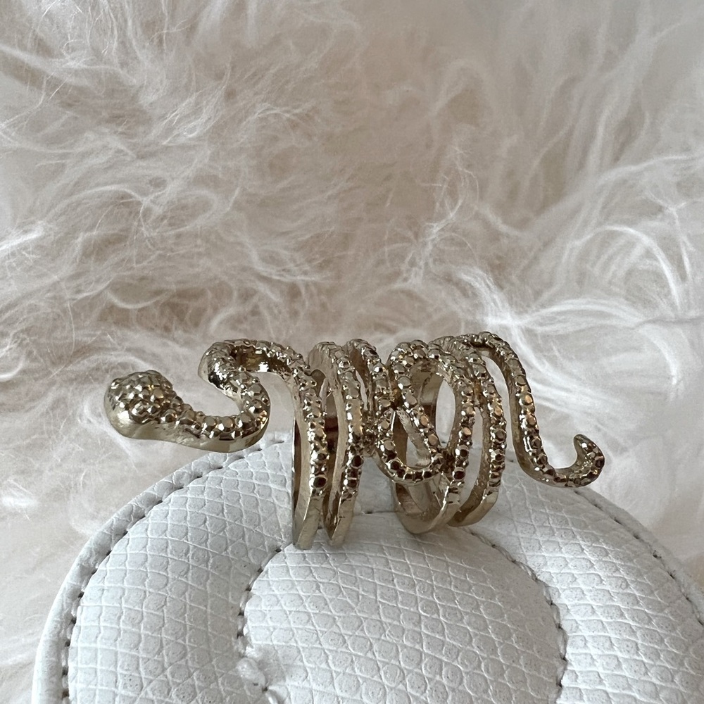 Costume Jewelry - goldtone snake ring - size 4